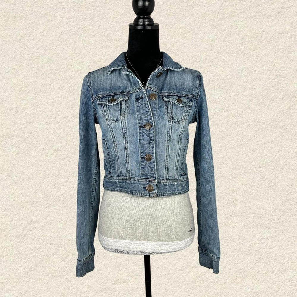 American Eagle Outfitters Blue Denim Button Up Jacket